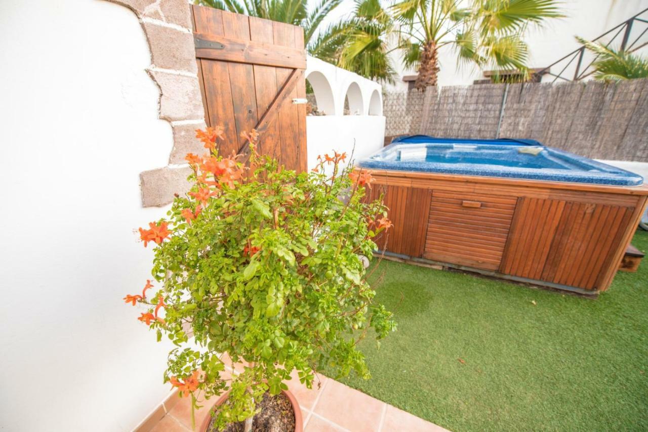 Villatommy Heated Pool, Hottub, Fast Wifi Lajares Exterior photo
